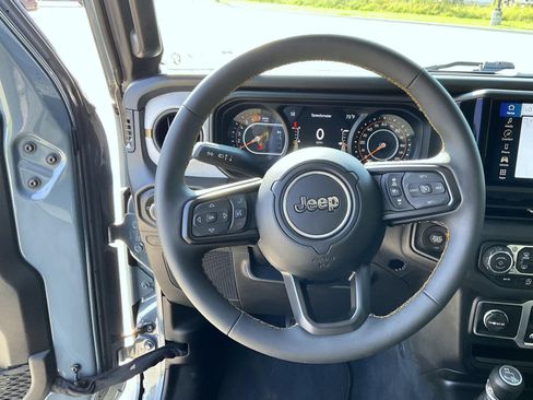 Used 2024 Jeep Wrangler Sport AWD/4WD image 13