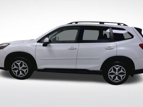 Used 2024 Subaru Forester Premium AWD/4WD image 5