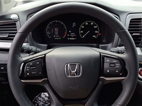 Certified 2025 Honda Odyssey Touring image 21