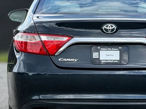 Used 2017 Toyota Camry LE FWD image 13