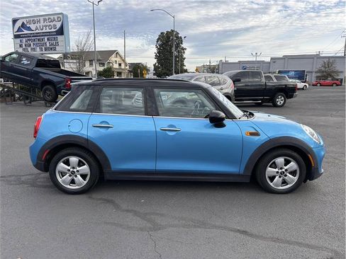 Used 2015 MINI Cooper 4-Door Hardtop image 6