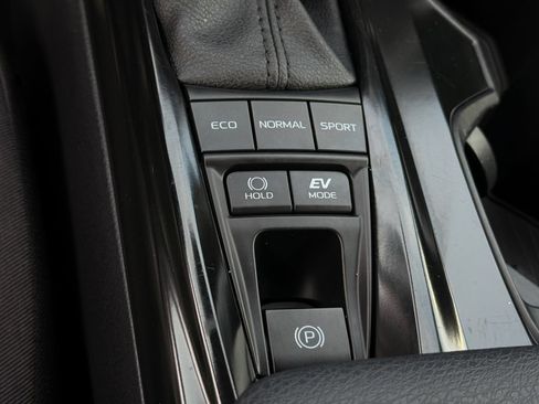 Used 2025 Toyota Camry LE FWD image 29