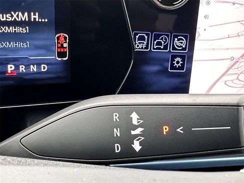 New 2026 Chevrolet Equinox EV LT image 17