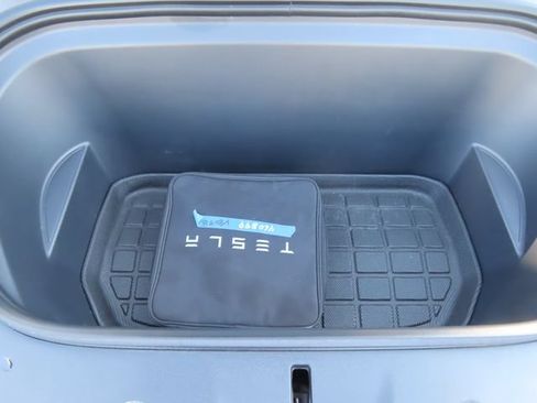 Used 2023 Tesla Model Y Long Range AWD/4WD image 29