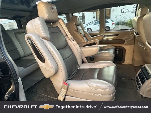 Used 2021 GMC Savana 2500 RWD image 12