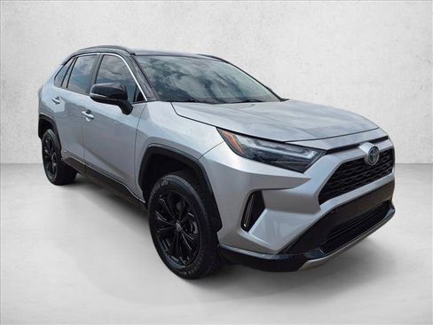 Used 2024 Toyota RAV4 XSE AWD/4WD image 3