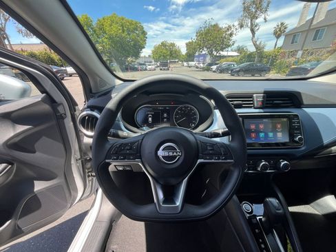 Used 2025 Nissan Versa SV FWD image 32