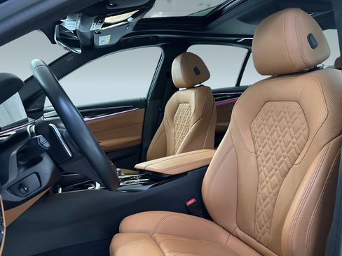 Used 2023 BMW 530e 530e w/ Premium Package image 22