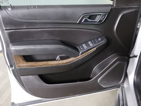 Used 2019 Chevrolet Tahoe 2WD w/ Enhanced Driver Alert Package image 19
