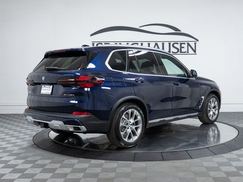 New 2026 BMW X5 xDrive50e image 5