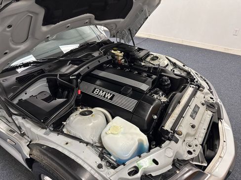 Used 2000 BMW Z3 2.5i RWD image 28