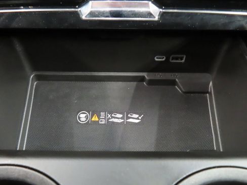 Used 2025 GMC Yukon Denali image 63