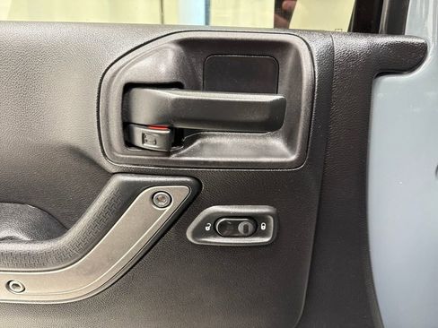 Used 2015 Jeep Wrangler Unlimited Sport w/ Quick Order Package 24S image 18