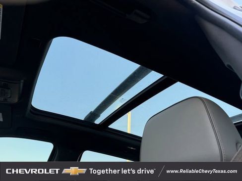 Used 2022 GMC Yukon SLT w/ SLT Premium Package image 33