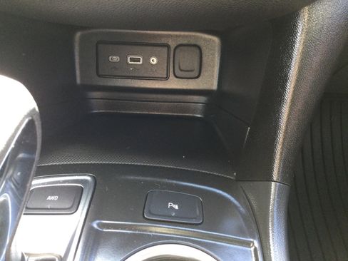 Used 2024 Chevrolet Equinox LT image 17