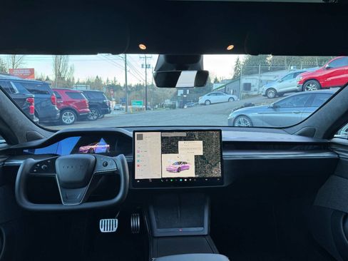 Used 2021 Tesla Model S Plaid image 17