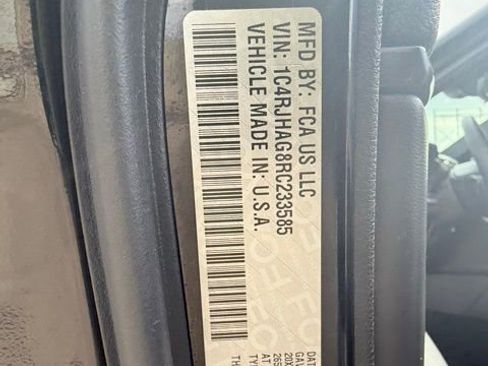 Used 2024 Jeep Grand Cherokee Altitude image 14