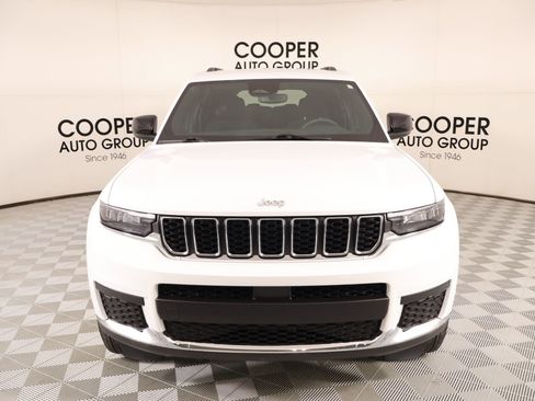 Used 2024 Jeep Grand Cherokee L Laredo RWD image 8