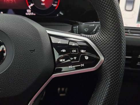 Used 2022 Volkswagen GTI SE FWD image 22