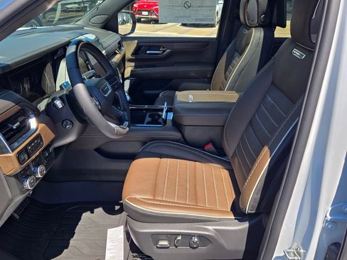 New 2026 GMC Yukon Denali Ultimate w/ LPO, Floor Liner Package AWD/4WD image 39