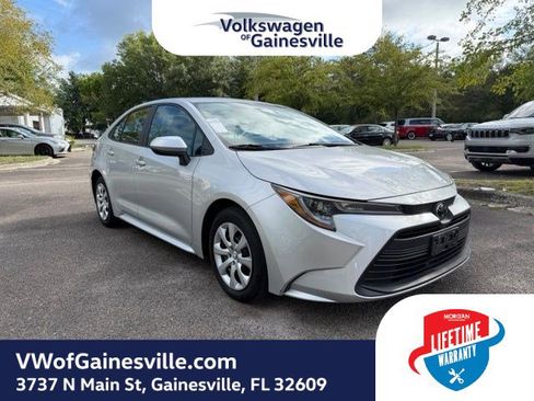 Used 2024 Toyota Corolla LE FWD image 1