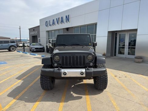 Used 2015 Jeep Wrangler Unlimited Sahara w/ Connectivity Group image 2