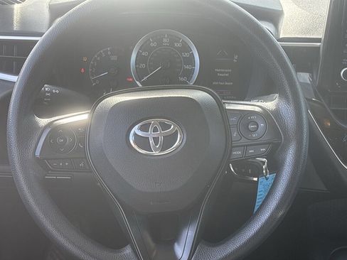 Used 2022 Toyota Corolla LE image 22