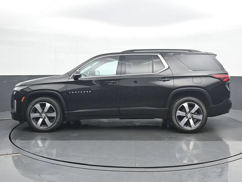 Used 2023 Chevrolet Traverse LT w/ LT Premium Package AWD/4WD image 3