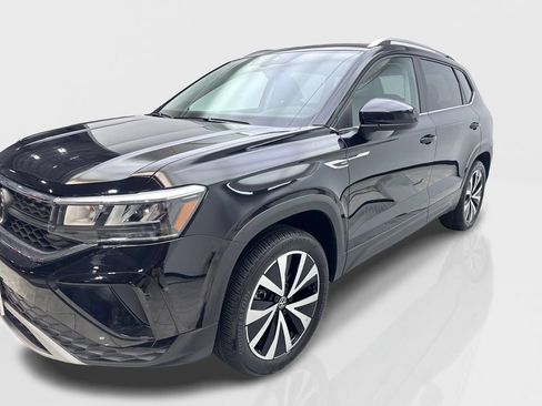 Used 2023 Volkswagen Taos SE AWD/4WD image 10