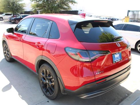 Used 2024 Honda HR-V Sport image 3