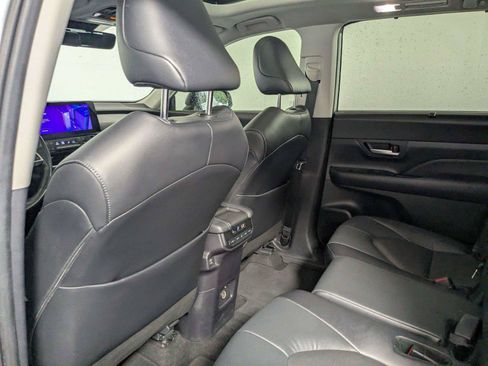 Used 2024 Toyota Grand Highlander FWD image 35