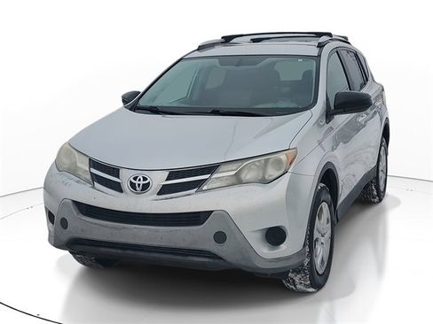 Used 2013 Toyota RAV4 LE image 2