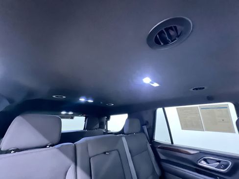 Used 2022 GMC Yukon SLE w/ Gmc Pro Safety Plus Package RWD image 40