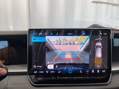 New 2025 Volkswagen Tiguan SE R-Line image 16