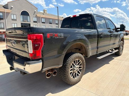 Used 2017 Ford F250 Lariat w/ Lariat Ultimate Package AWD/4WD image 5