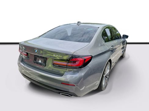 Used 2022 BMW 530i w/ Premium Package RWD image 4