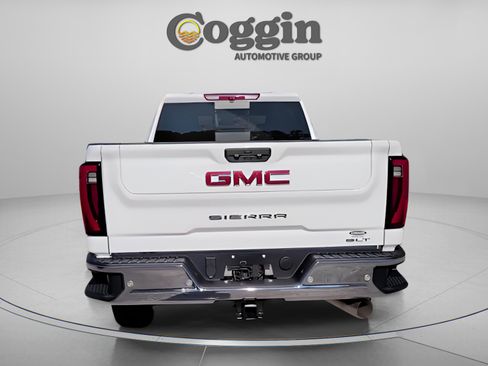 New 2026 GMC Sierra 3500 SLT w/ SLT Convenience Package image 9