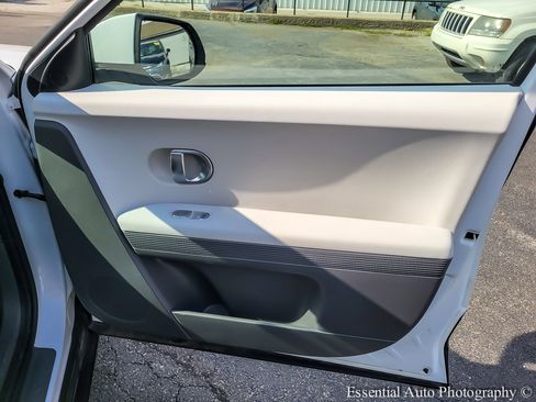 Used 2024 Hyundai Ioniq 5 SEL RWD image 32