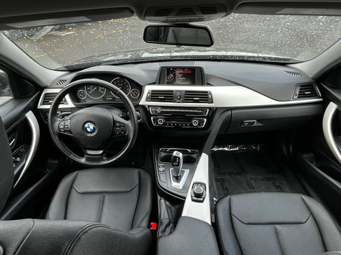 Used 2017 BMW 320i Sedan RWD image 12