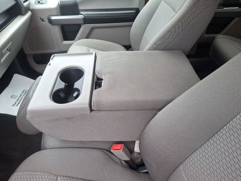 Used 2020 Ford F150 XLT image 25