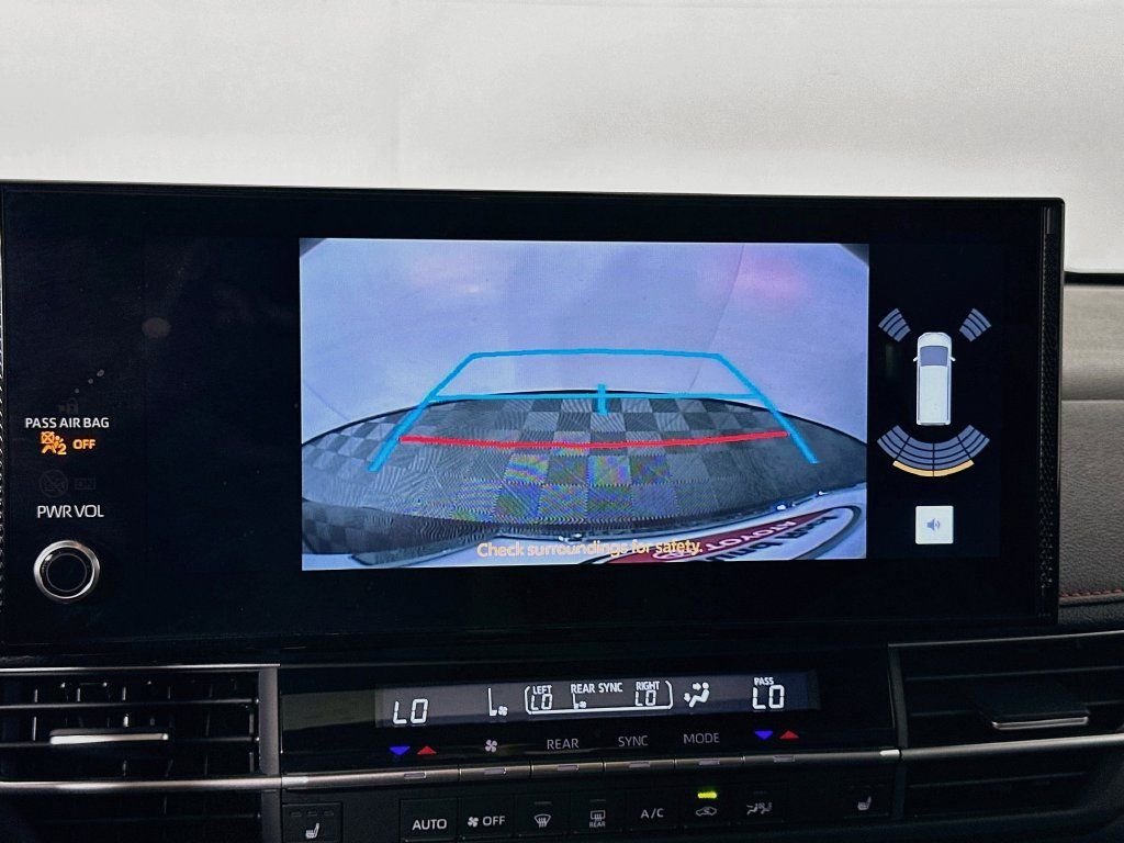 Used 2026 Toyota Sienna XSE FWD image 14