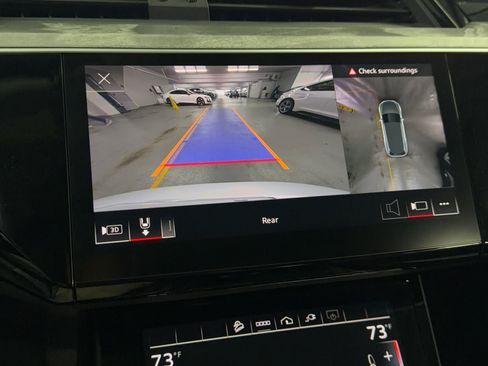 Used 2024 Audi Q8 e-tron Premium Plus image 24