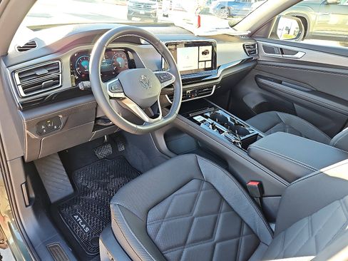 New 2026 Volkswagen Atlas Cross Sport SE image 13