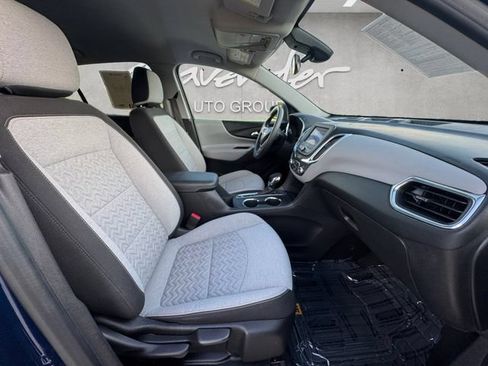 Used 2022 Chevrolet Equinox LS w/ LS Convenience Package FWD image 24