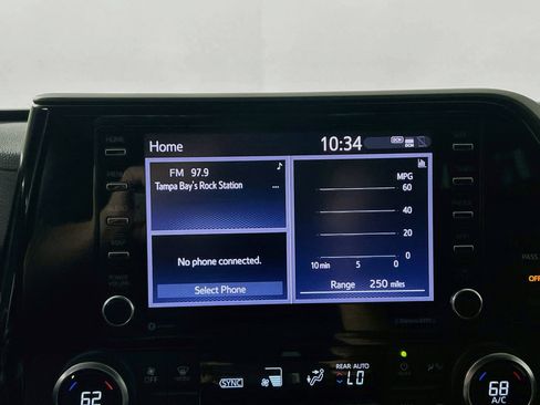 Used 2022 Toyota Highlander L FWD image 27