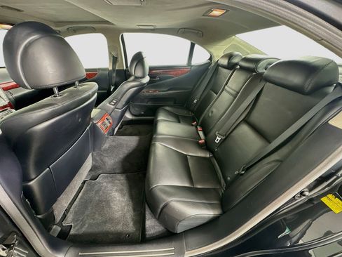 Used 2011 Lexus LS 460 L w/ Luxury Pkg AWD/4WD image 28