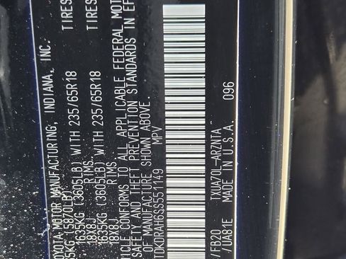 Used 2025 Toyota Highlander LE FWD image 32