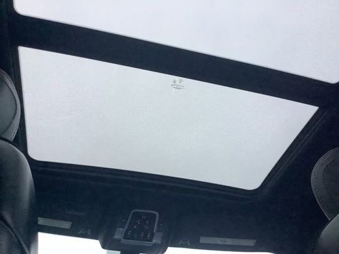 Used 2019 RAM 1500 Laramie image 12