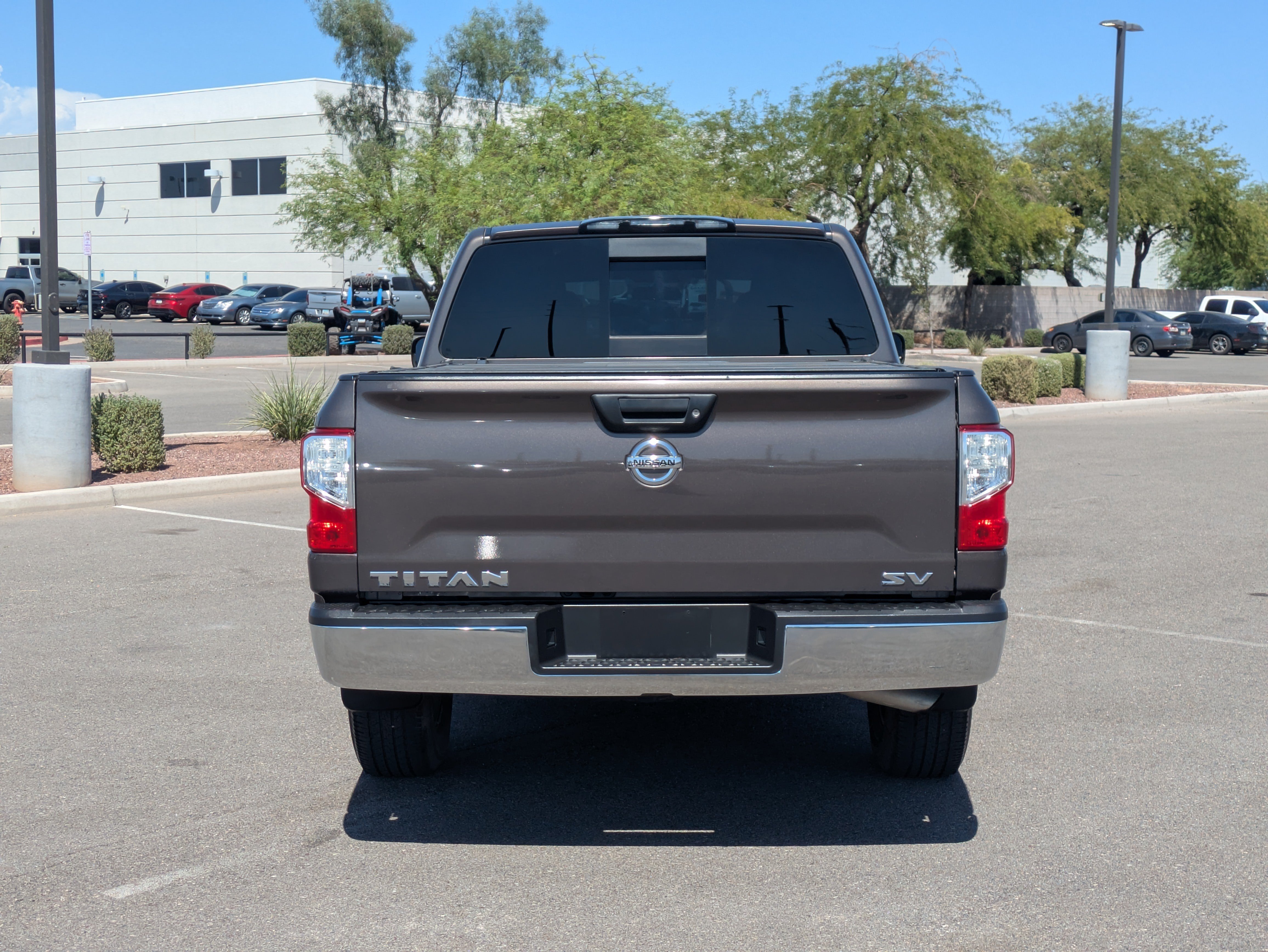 Used 2017 Nissan Titan SV RWD image 4