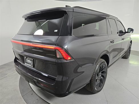 New 2025 Lincoln Navigator L Reserve w/ Jet Appearance Package image 4